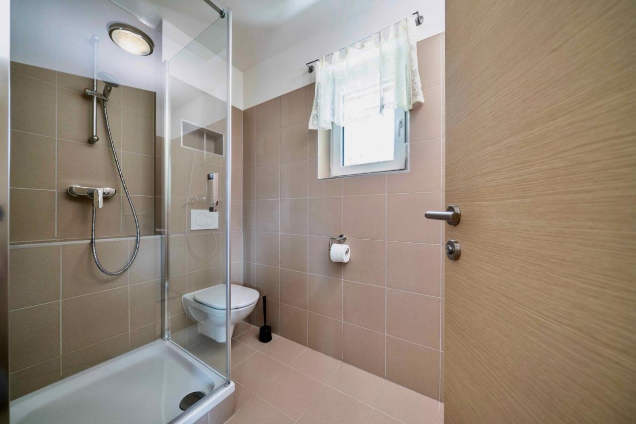 1Schoenes Ferienhaus Im Sonnigen Kaernten Döbriach Extérieur photo
